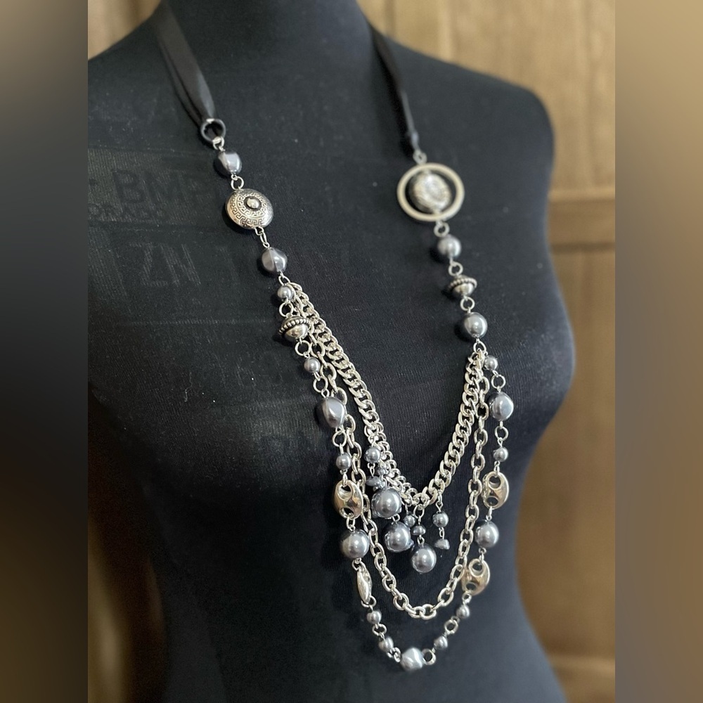 NWT Paparazzi Elegant Silver Beaded Layered Necklace & Earrings